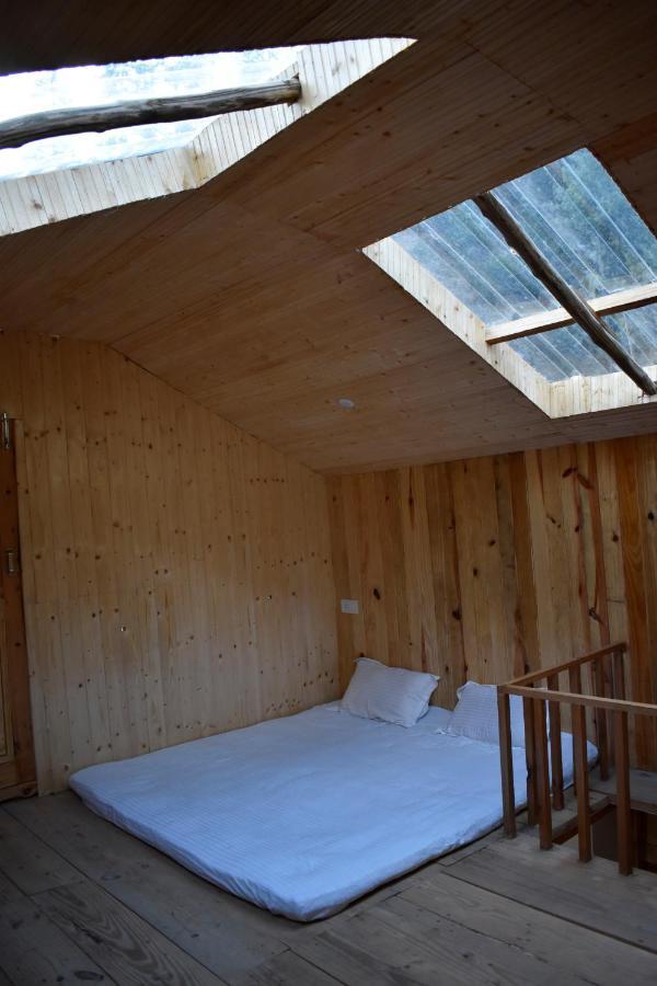 Moksha - By The River Villa Jibhi Exterior photo