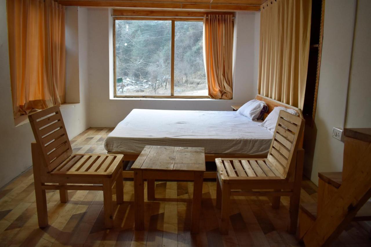 Moksha - By The River Villa Jibhi Exterior photo